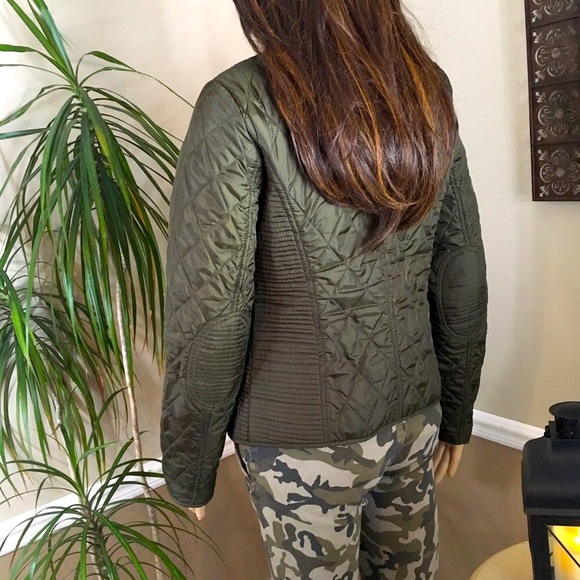 LIGHTWEIGHT BANANA REPUBLIC QUILTED JACKET - Picture 6 of 9